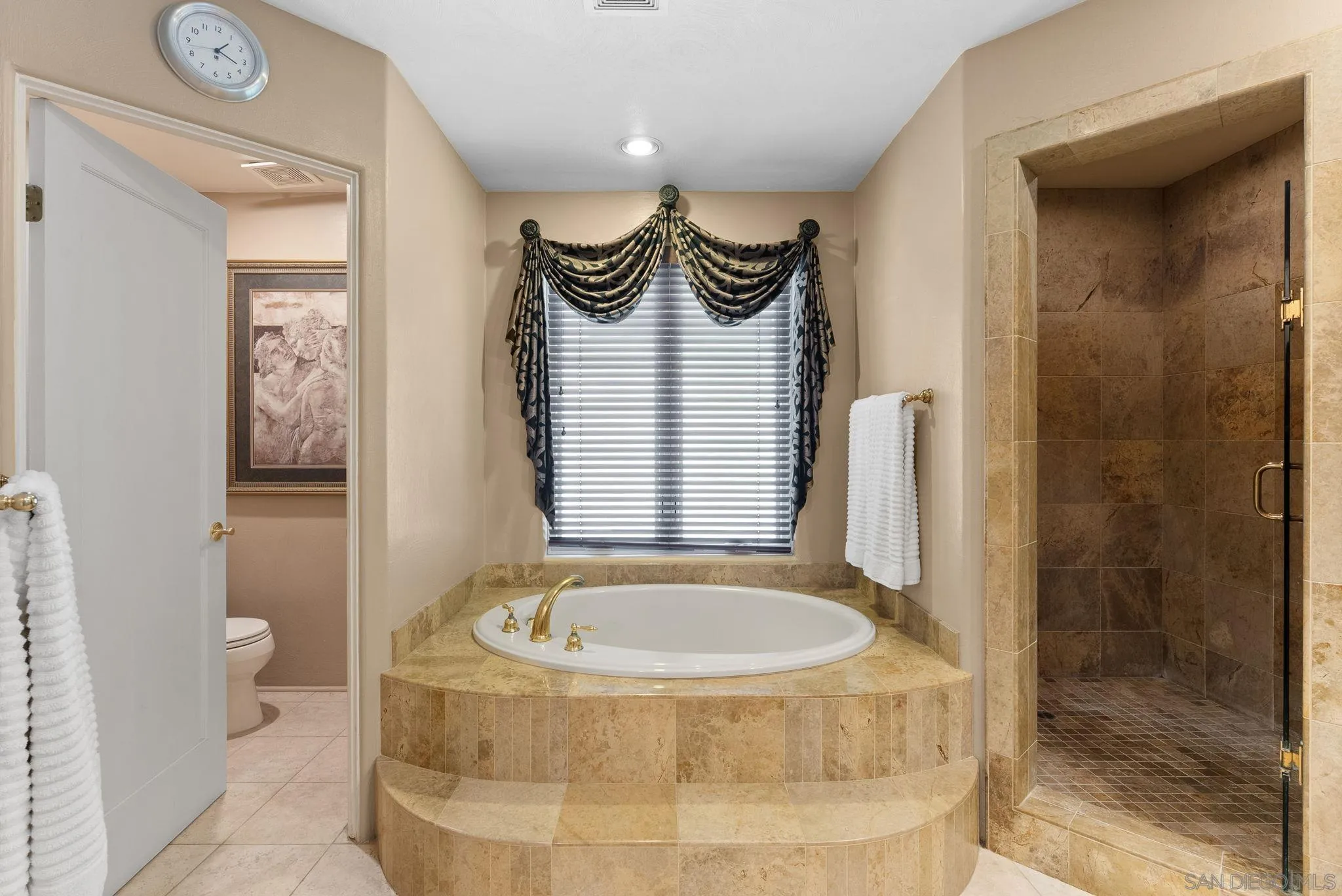 https://cdn.realtyfeed.com/cdn/127/250040360/1a4155ce6ab3e9209aa7300d82da3e55.webp