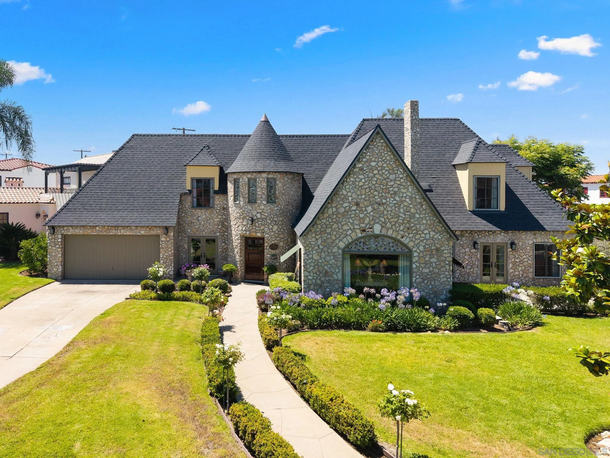 https://cdn.realtyfeed.com/cdn/127/250040360/1c31f233dbe2451a92df2d7eacc97b42.webp