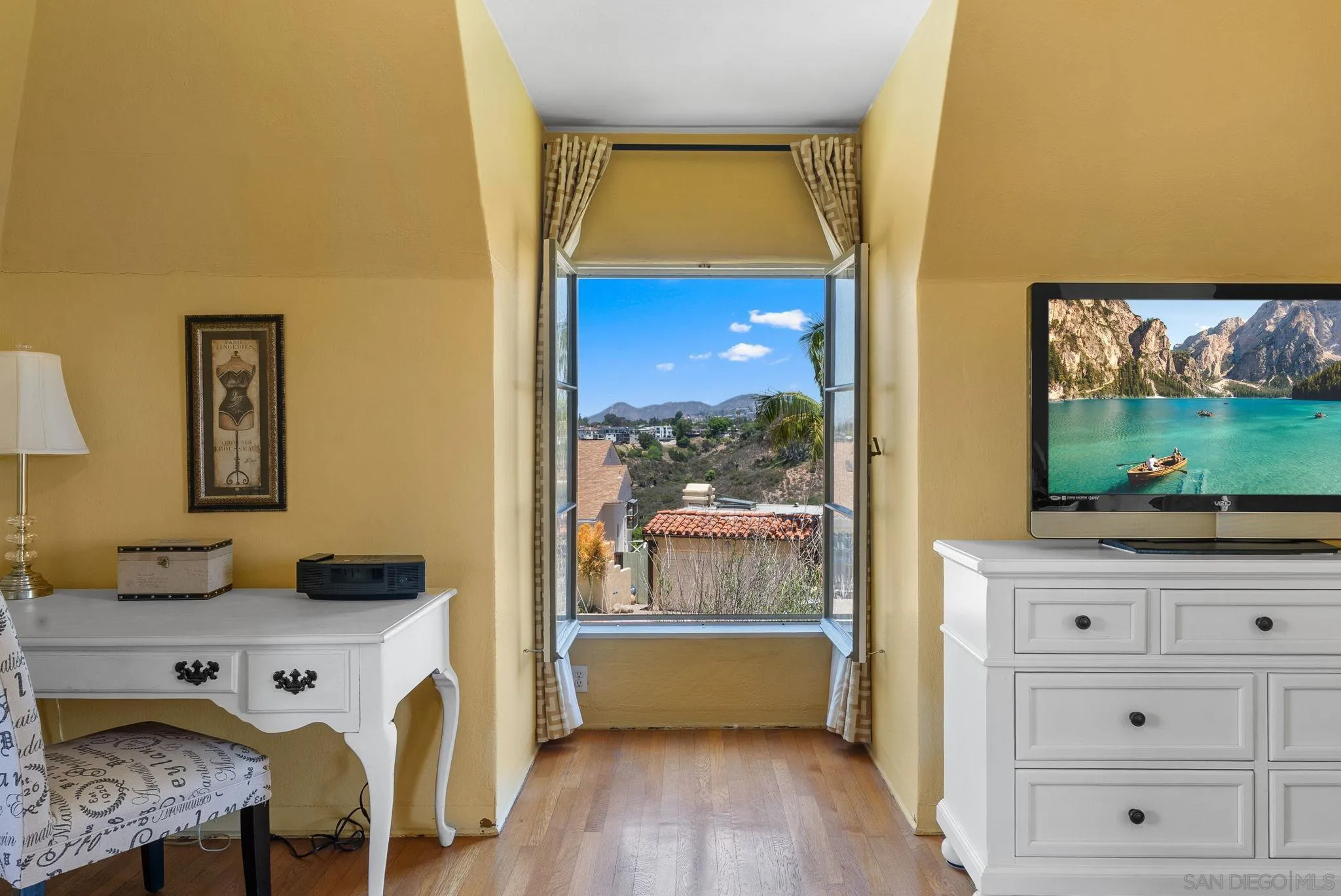 https://cdn.realtyfeed.com/cdn/127/250040360/d1f40d67d07c31fbef34008688897bce.webp