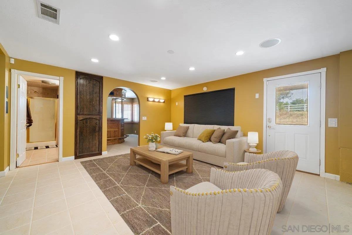 https://cdn.realtyfeed.com/cdn/127/250040363/7df7361116c1e22ebfe33324b63f788f.webp