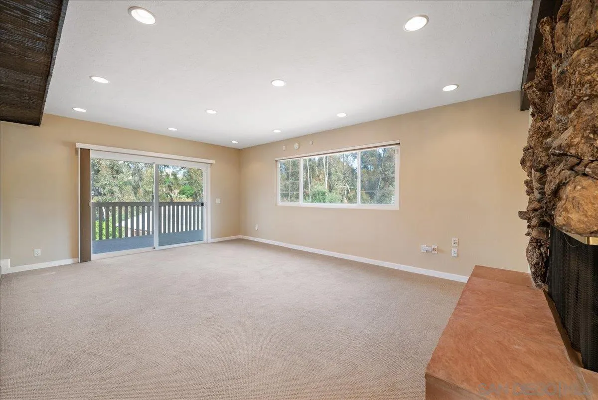 https://cdn.realtyfeed.com/cdn/127/250040363/86b00540220a1b1827708625f64451d7.webp