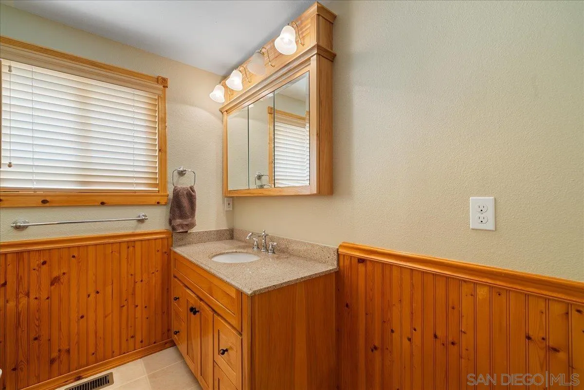 https://cdn.realtyfeed.com/cdn/127/250040363/9e5639575034f645a6eb7f99b5b589af.webp