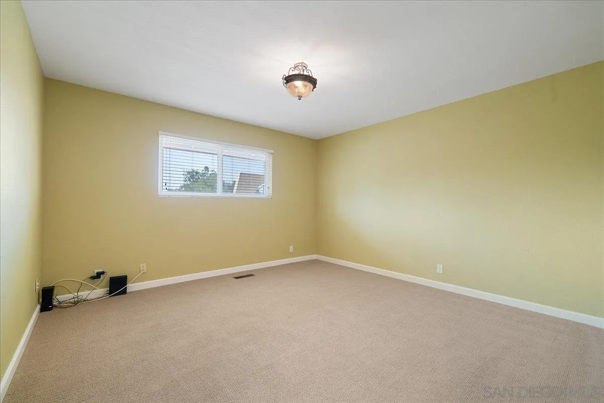 https://cdn.realtyfeed.com/cdn/127/250040363/b3adb1023b65f90987f876dc444b5597.webp