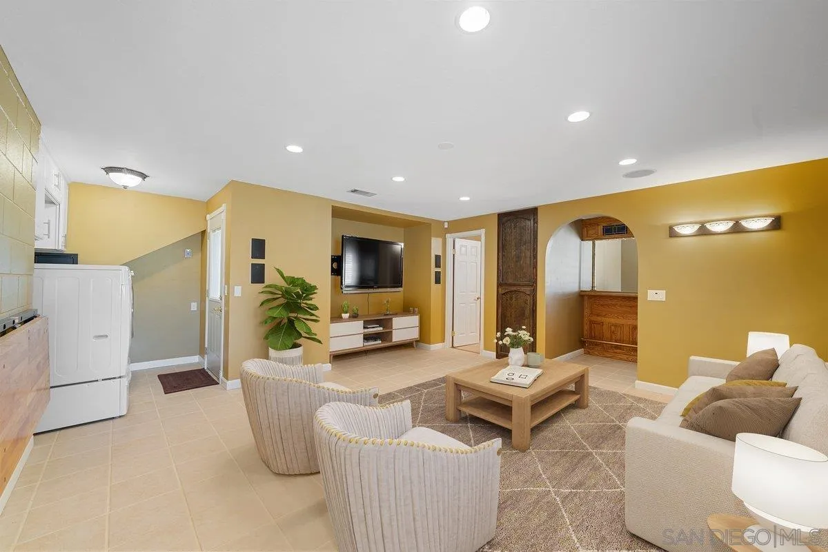 https://cdn.realtyfeed.com/cdn/127/250040363/ff3c02f683ee9e3d73193e59da8c49f1.webp