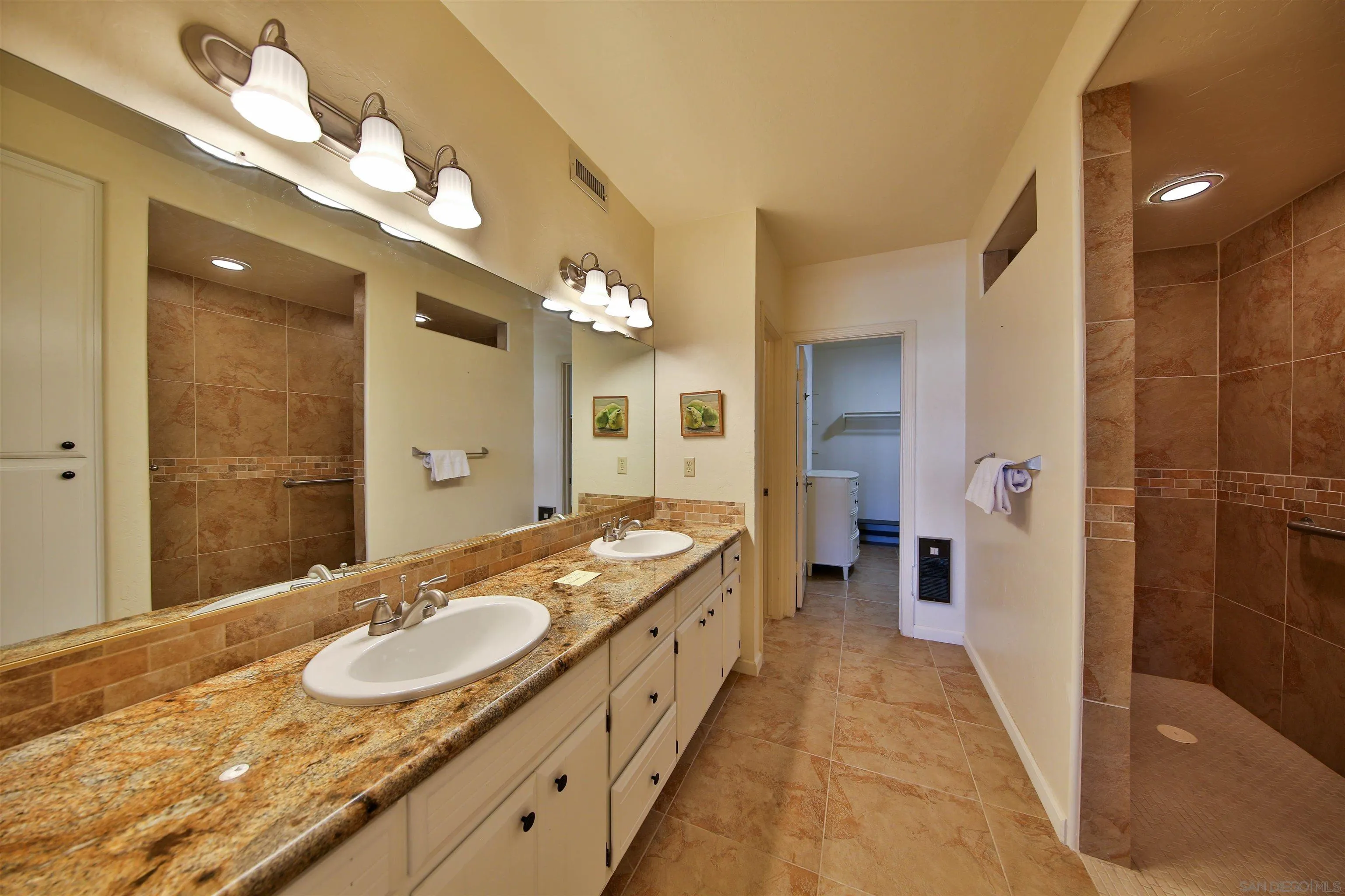 Photo #9: 250040364 Listing: Photo #9