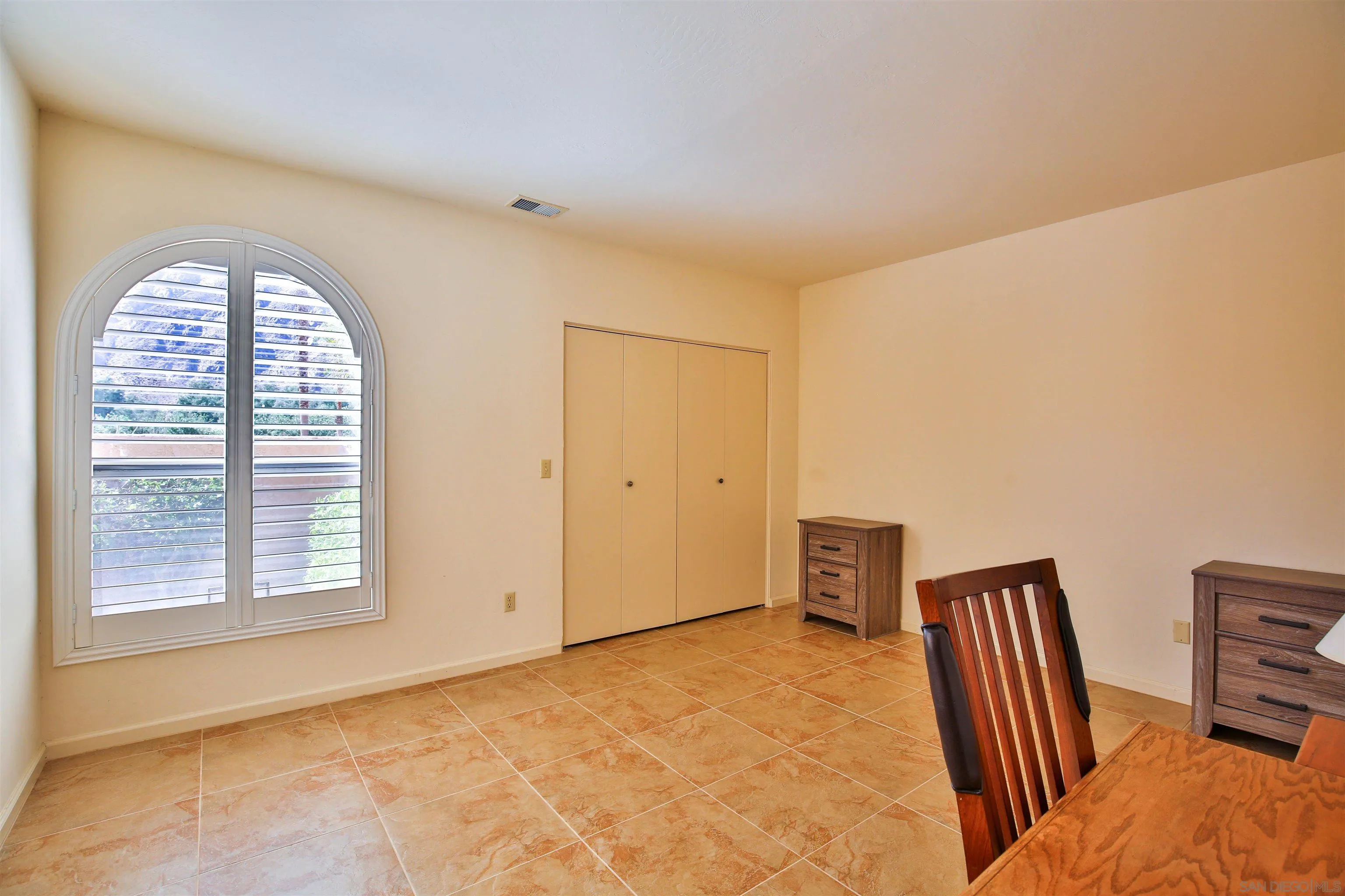 Photo #12: 250040364 Listing: Photo #12