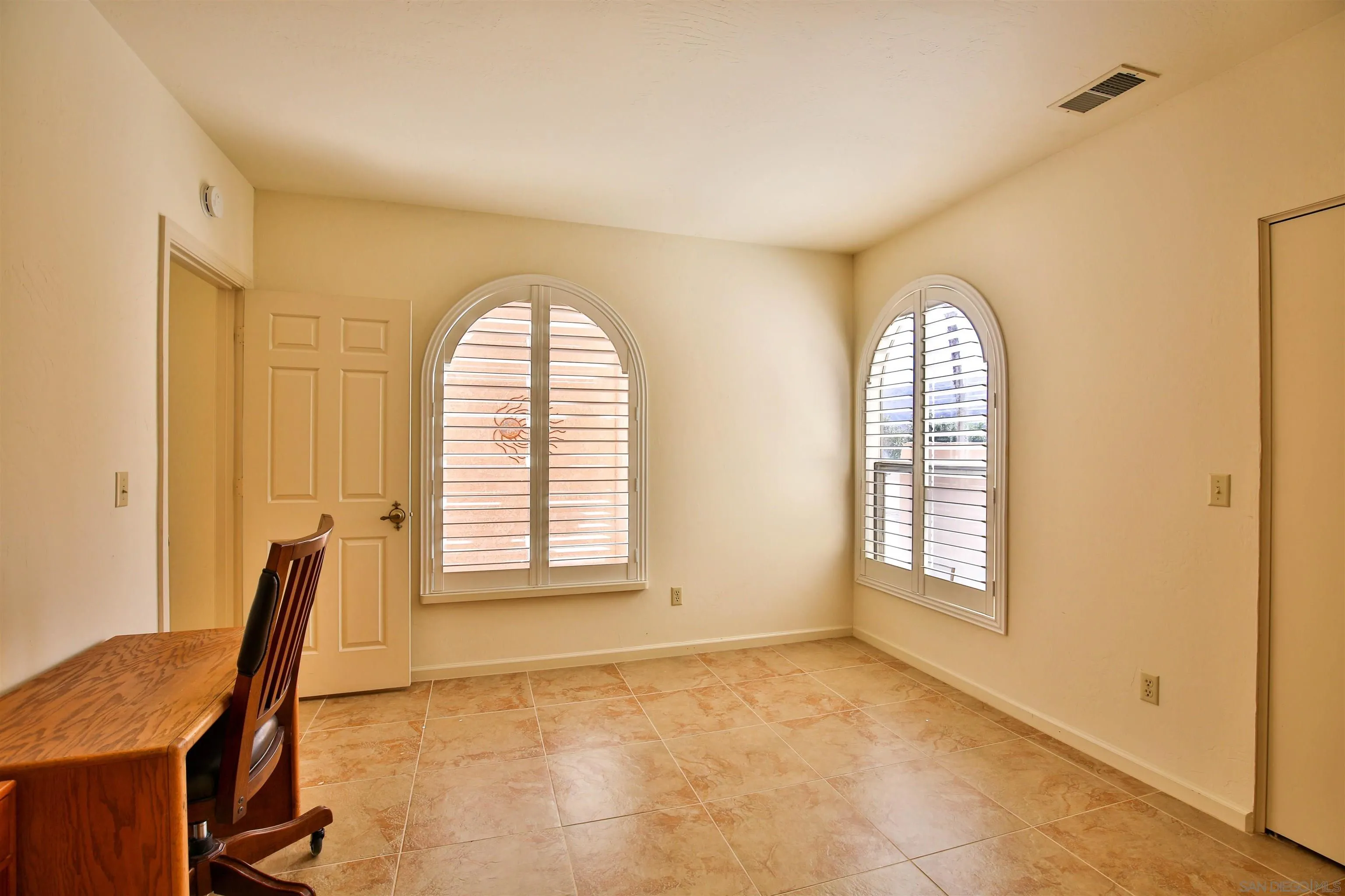 Photo #14: 250040364 Listing: Photo #14
