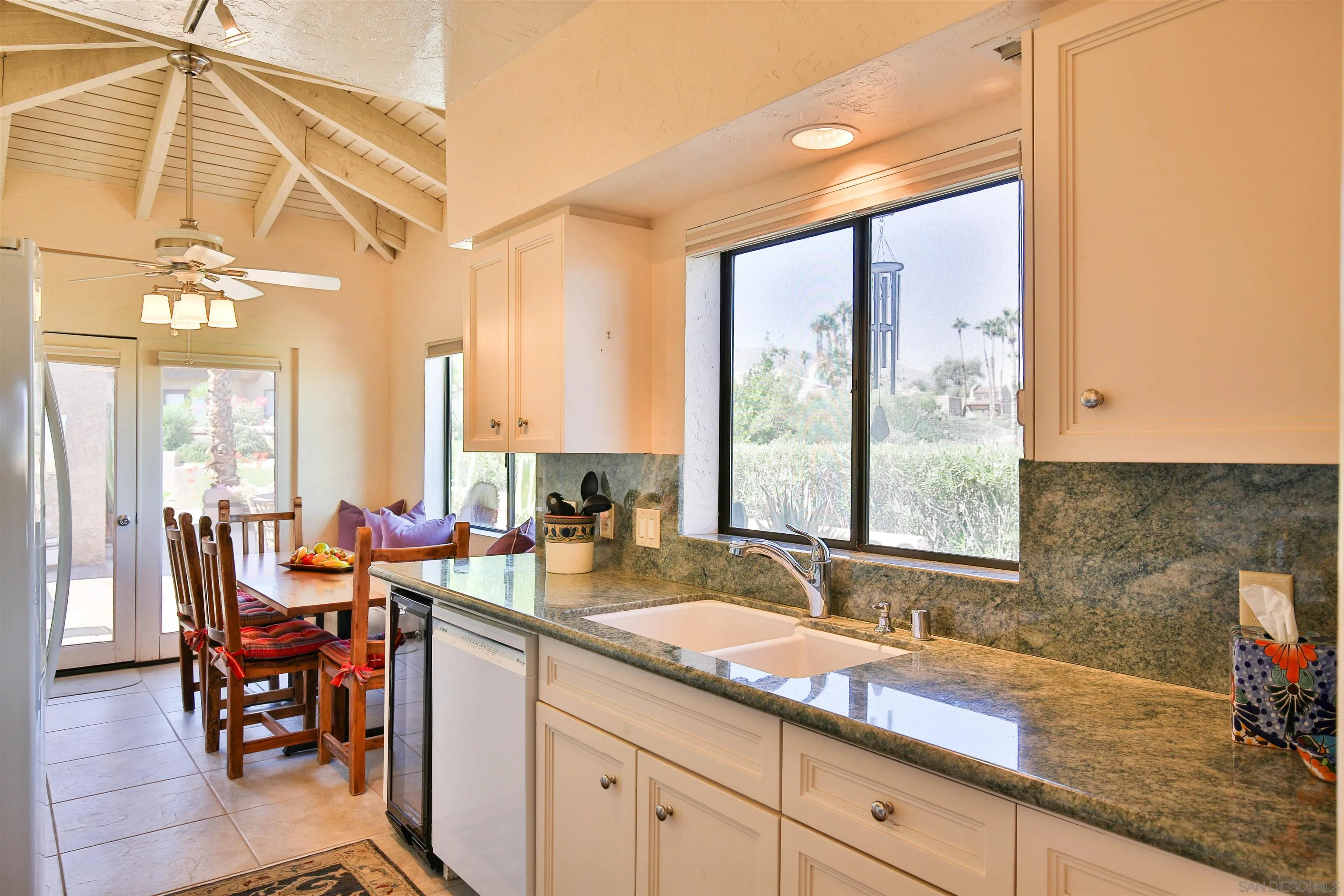 Photo #15: 250040369 Listing: Photo #15