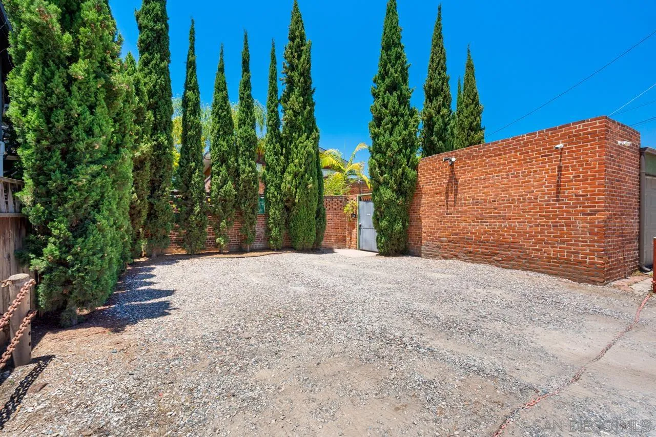 https://cdn.realtyfeed.com/cdn/127/250040372/54a53cb4af1cb85da30c3f83d8919daa.webp