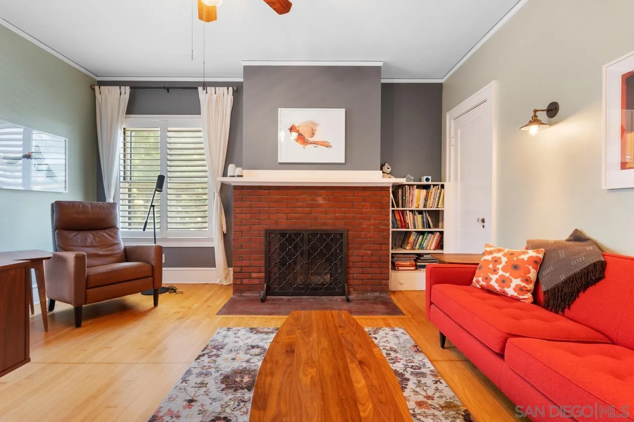 https://cdn.realtyfeed.com/cdn/127/250040372/57cb2017875a60efd0f8731cf22e6615.webp