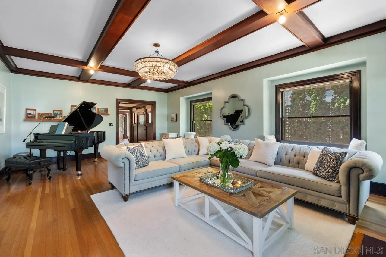 https://cdn.realtyfeed.com/cdn/127/250040372/ad0f081c76673235dd6b26f8229d8bf5.webp
