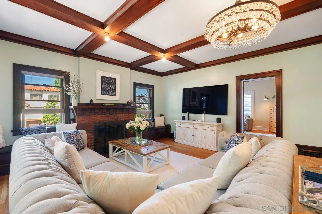 https://cdn.realtyfeed.com/cdn/127/250040372/fb2c0dc3fcbcc17289f2b265dafdc763.webp