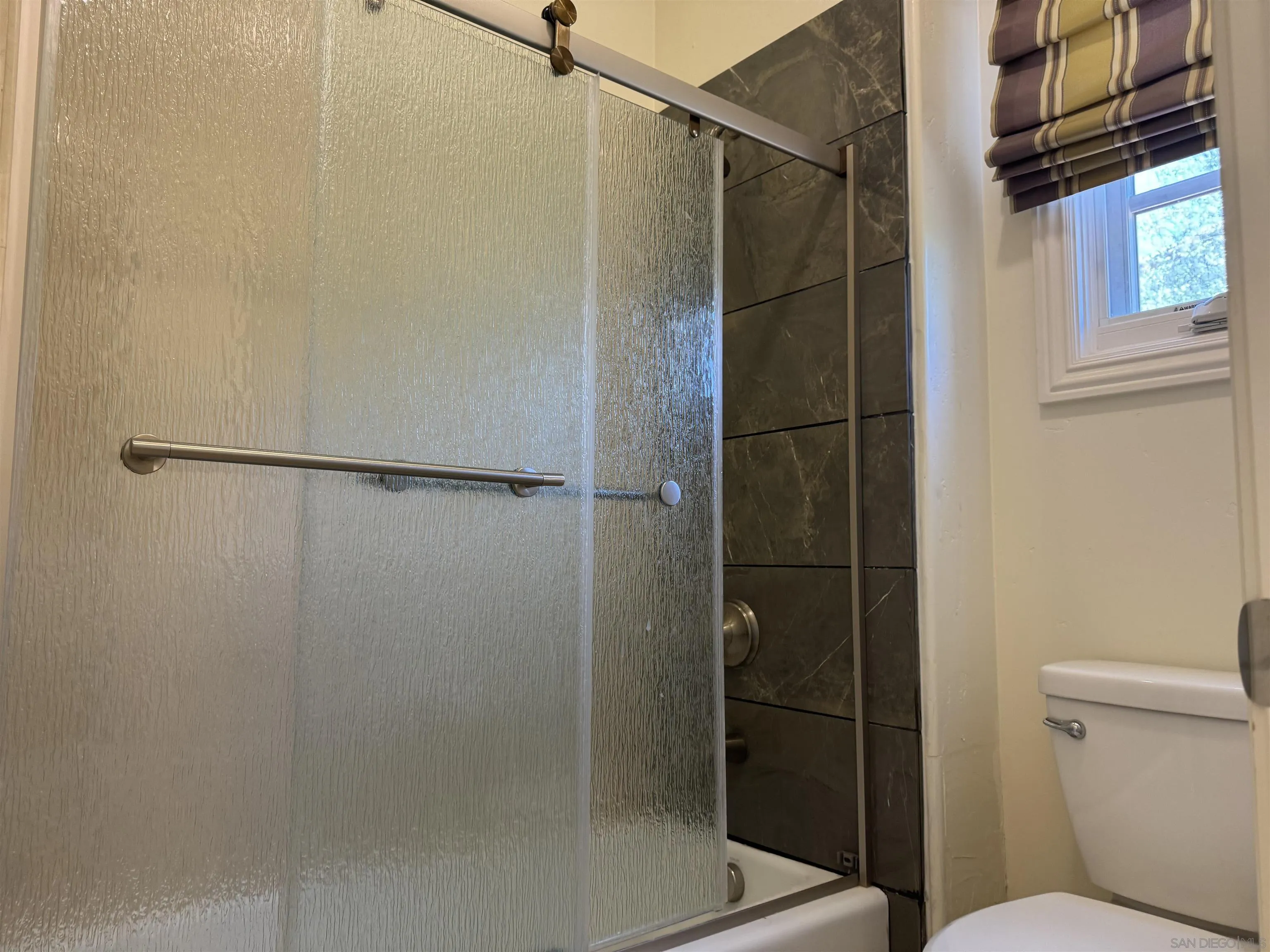 https://cdn.realtyfeed.com/cdn/127/250040381/419ba56382104bb416c9d3b25b650d88.webp