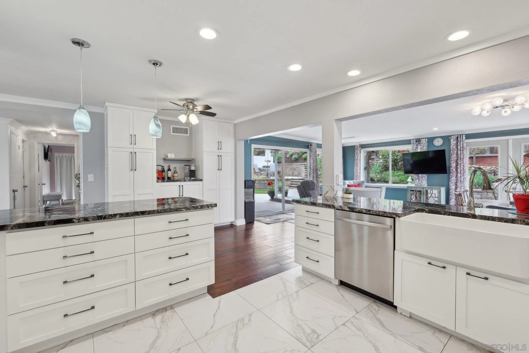 https://cdn.realtyfeed.com/cdn/127/250040386/06b1bb3684c7146c37d43fcf3792e7f5.webp