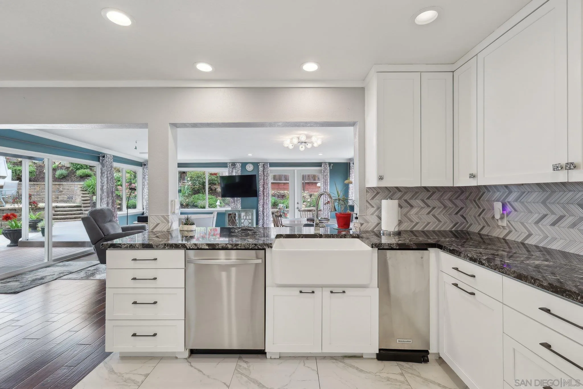 https://cdn.realtyfeed.com/cdn/127/250040386/1af1facf19a1d7db082be3ad837f5ccf.webp
