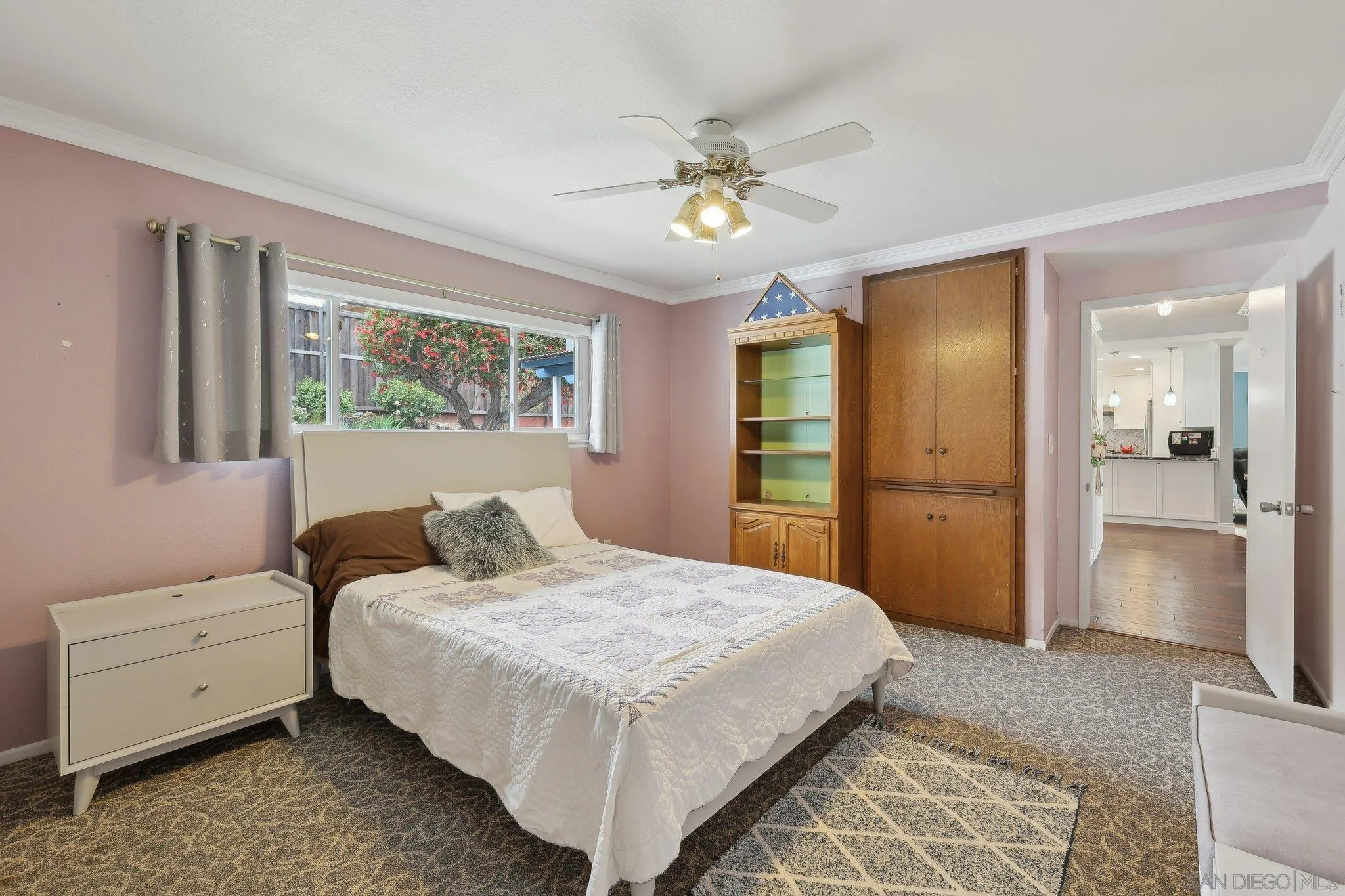 https://cdn.realtyfeed.com/cdn/127/250040386/a4772cce6b379bba660d465e7cfb1bee.webp