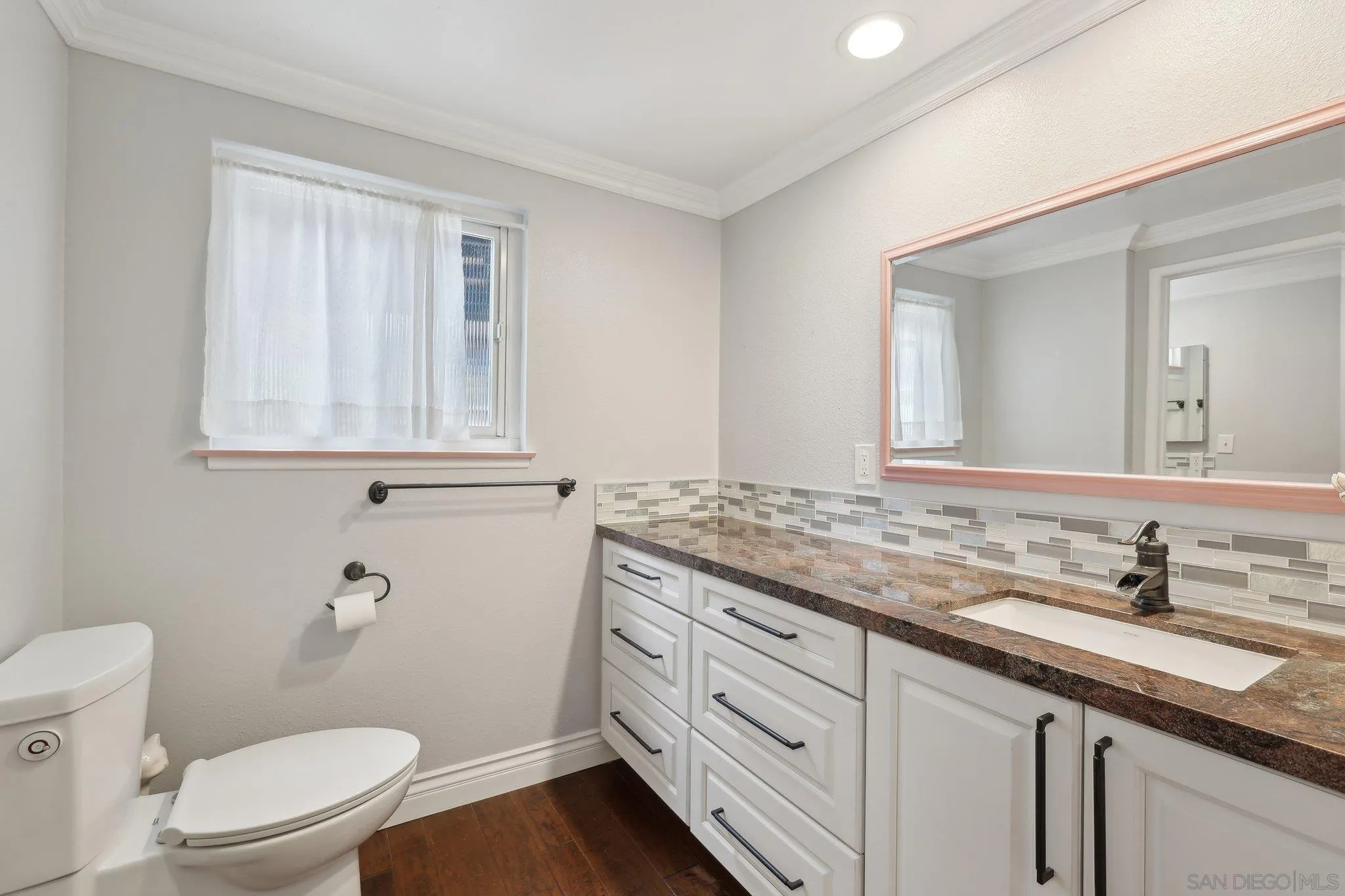 https://cdn.realtyfeed.com/cdn/127/250040386/cd641ebca74d416b98a6f1ab598b9041.webp