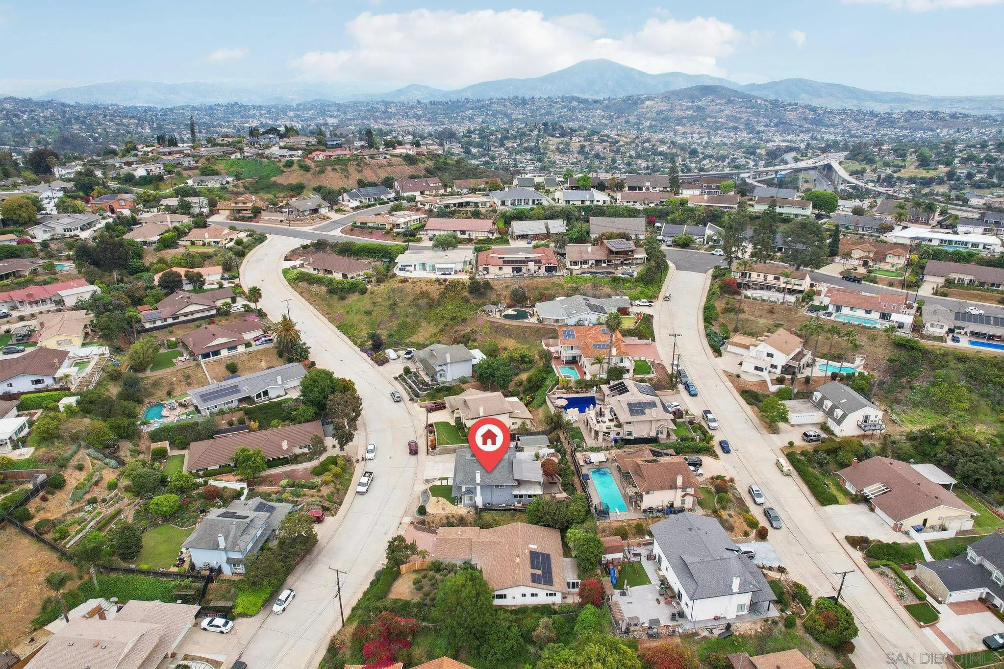 https://cdn.realtyfeed.com/cdn/127/250040386/f0638fc8af1b35bed00c3aeeb2fabc3f.webp