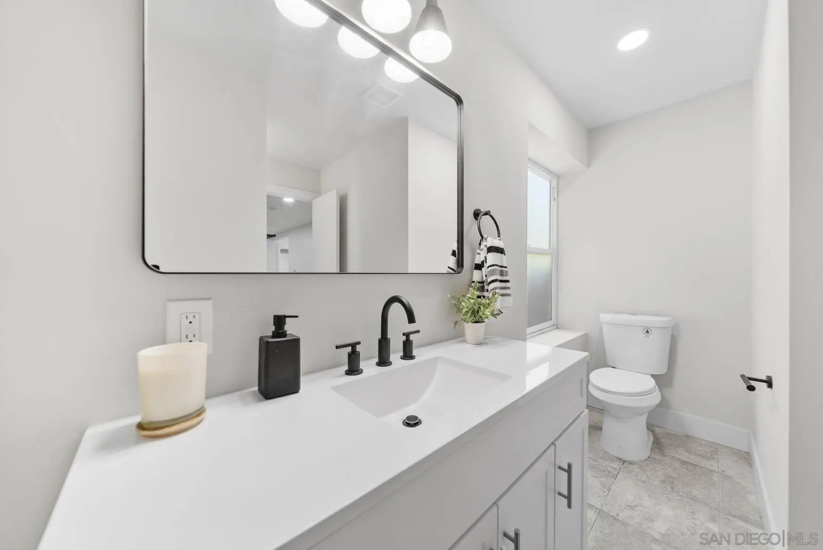 https://cdn.realtyfeed.com/cdn/127/250040388/1cf0b2bbb6a6efc3fba63a8fee8b6601.webp