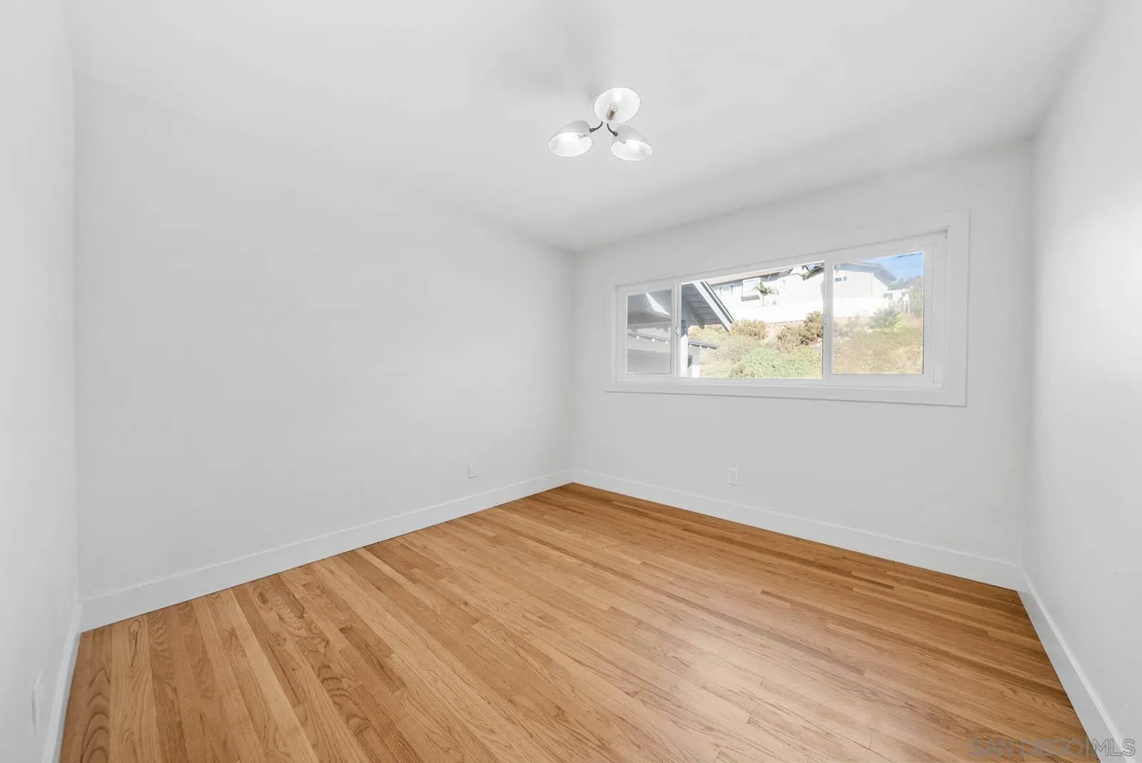 https://cdn.realtyfeed.com/cdn/127/250040388/51a63ec799b6de428b688a174f81b331.webp