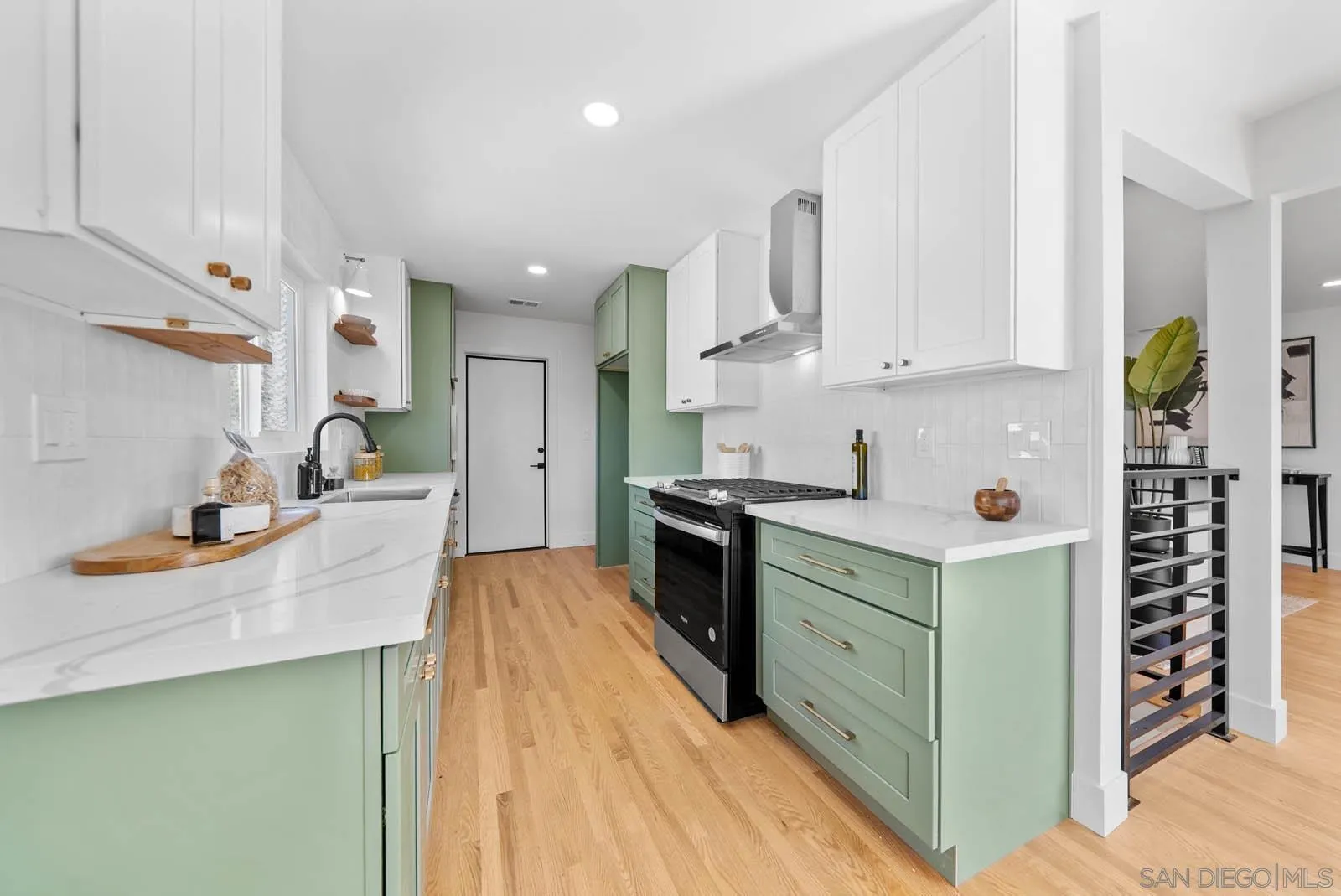 https://cdn.realtyfeed.com/cdn/127/250040388/78be50b713ea24bdaaaf70a1fa18c5f5.webp