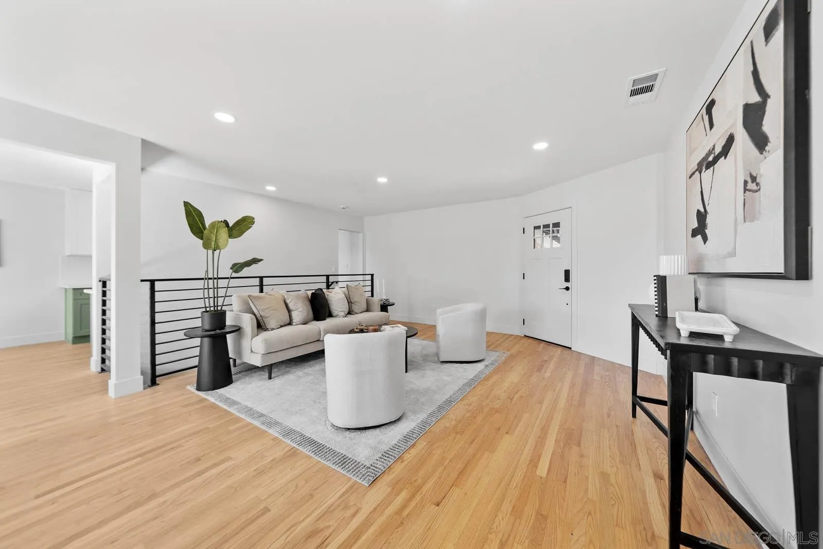 https://cdn.realtyfeed.com/cdn/127/250040388/c7921c0dcb65f3601d8c92ccfd36d7ba.webp