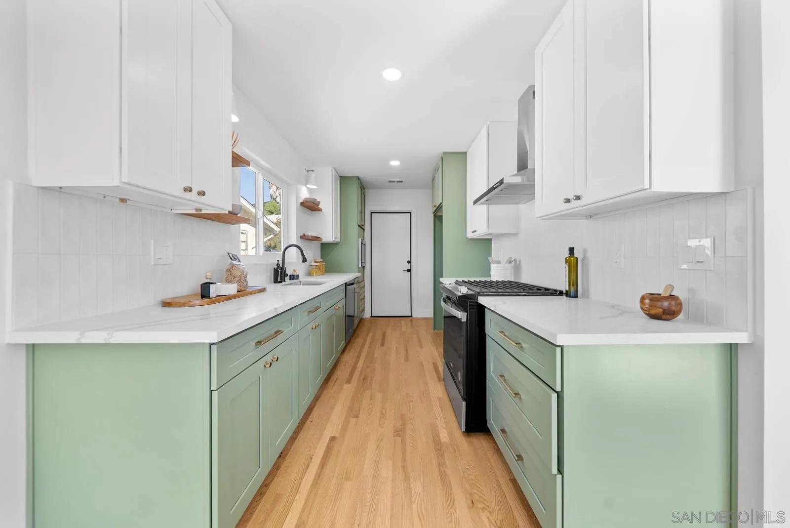 https://cdn.realtyfeed.com/cdn/127/250040388/cce0b86c1bc2c869b1a8880bfae7d2cd.webp