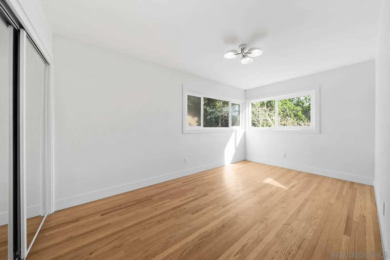 https://cdn.realtyfeed.com/cdn/127/250040388/d43d6eced6676ba548705a1ff2c995ea.webp
