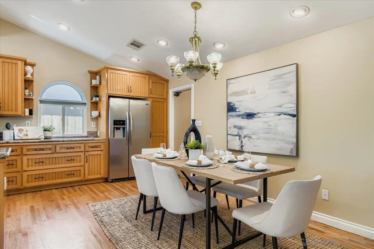 https://cdn.realtyfeed.com/cdn/127/250040390/0f0952b945f28505b05ff85836dce998.webp