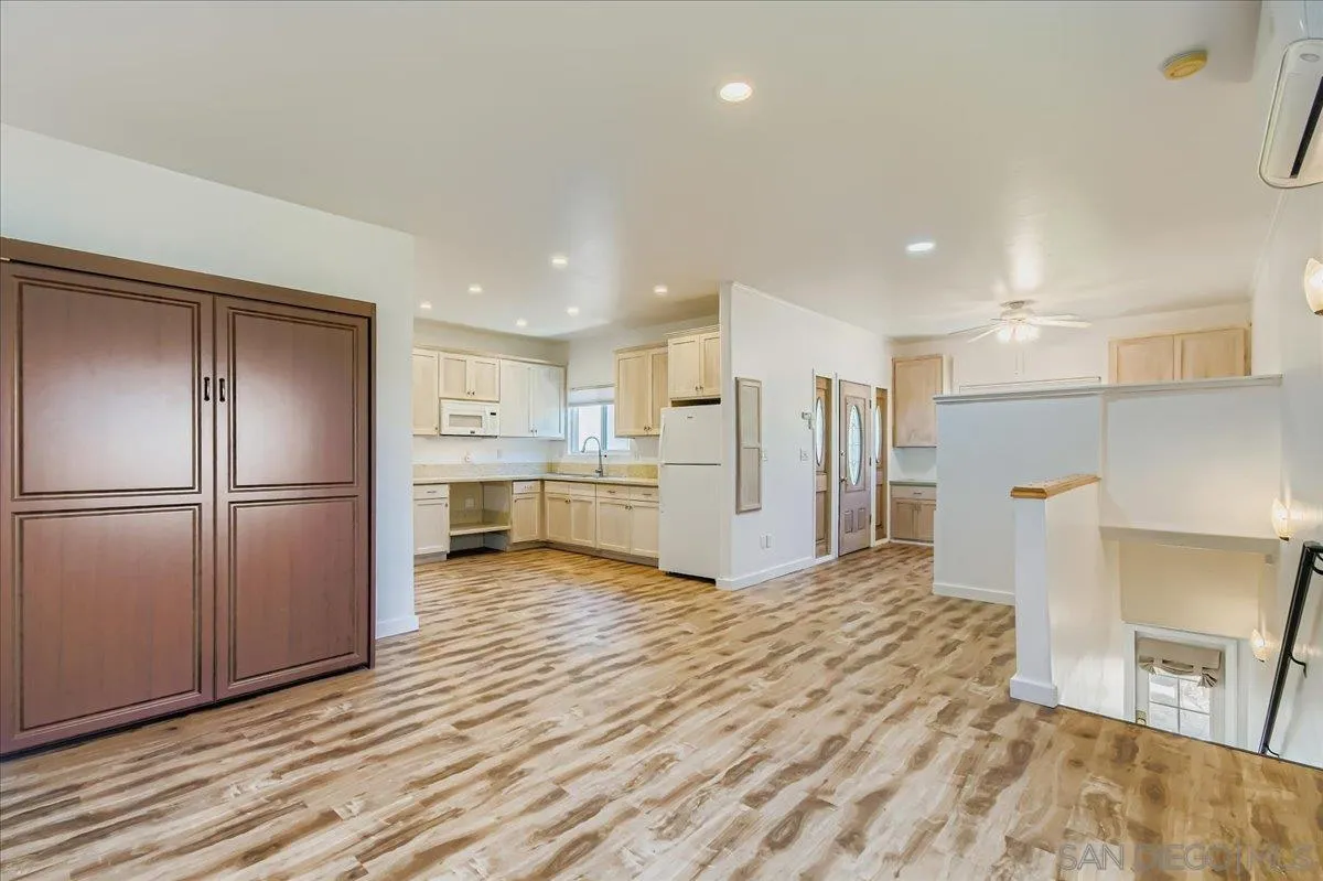 https://cdn.realtyfeed.com/cdn/127/250040390/577eb259bb113a5750b4c37f04d301cb.webp