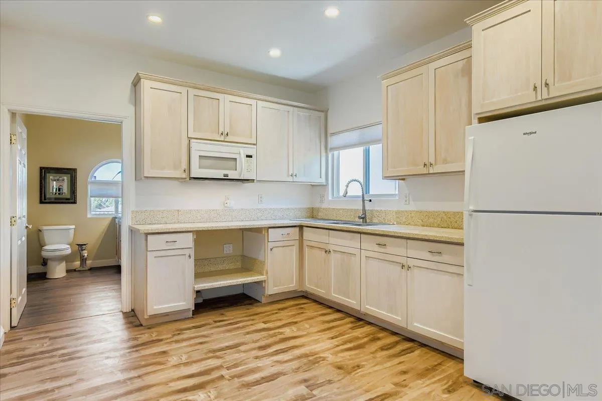 https://cdn.realtyfeed.com/cdn/127/250040390/6fb93251db5cd553caeb3a237244afda.webp