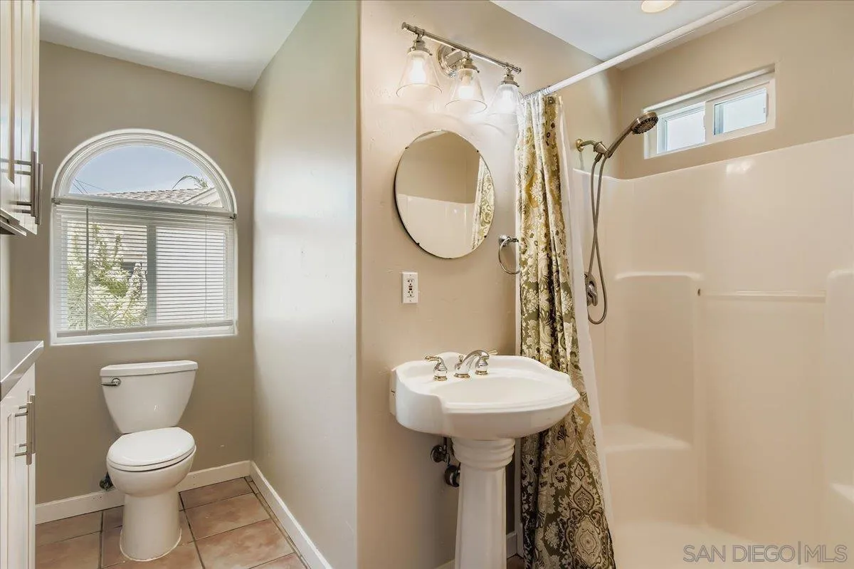 https://cdn.realtyfeed.com/cdn/127/250040390/96c44500b3536dcc8c714d96603319eb.webp