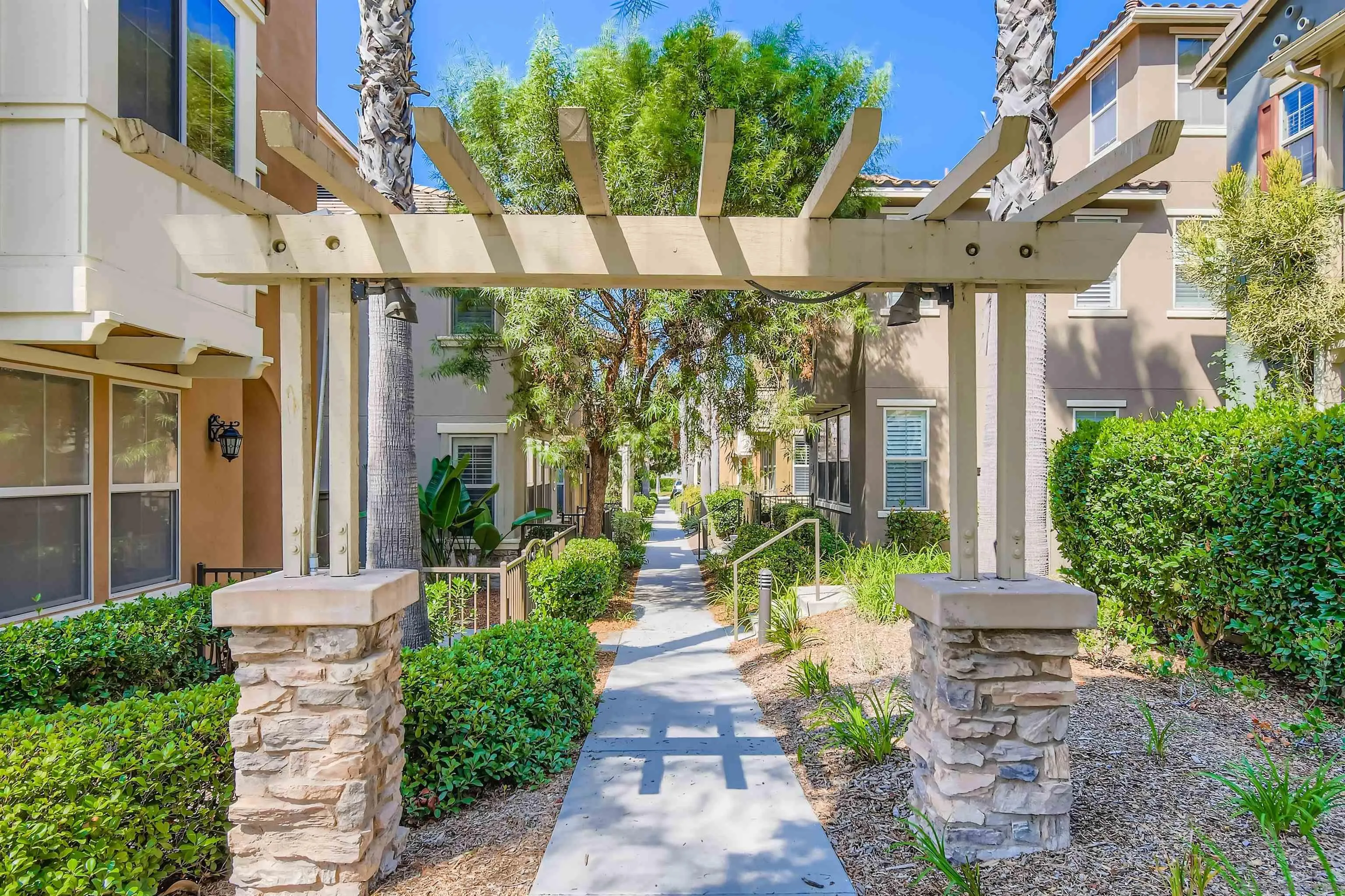 https://cdn.realtyfeed.com/cdn/127/250040393/36f15360b684deec33933d5d3b0b35d7.webp