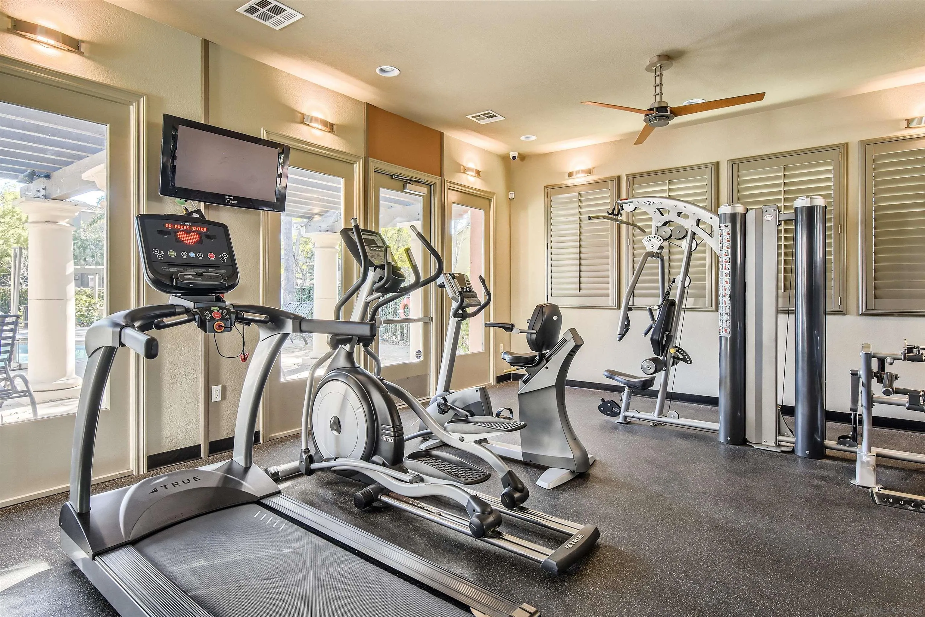 https://cdn.realtyfeed.com/cdn/127/250040393/94b1ab6004e22d85718fcc126b7a116c.webp