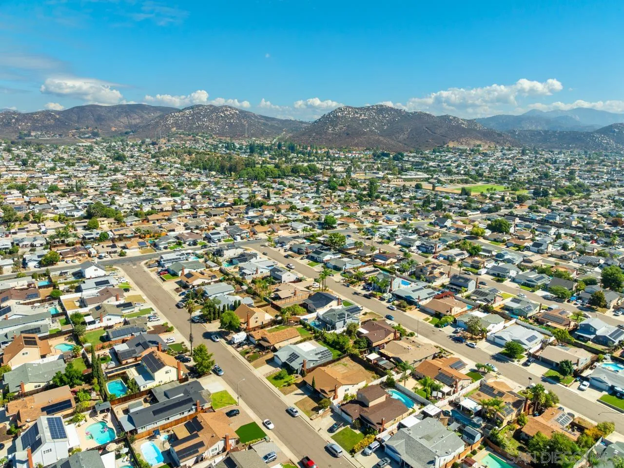 https://cdn.realtyfeed.com/cdn/127/250040396/2c0c126bce657e1edd967c31f9a9766f.webp