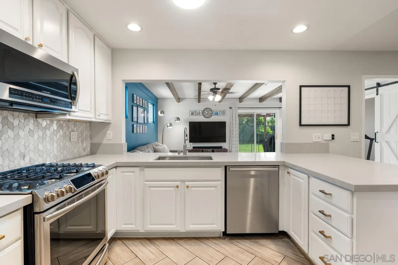 https://cdn.realtyfeed.com/cdn/127/250040396/ae29cd479f3e2e3ef37639e917eb1656.webp