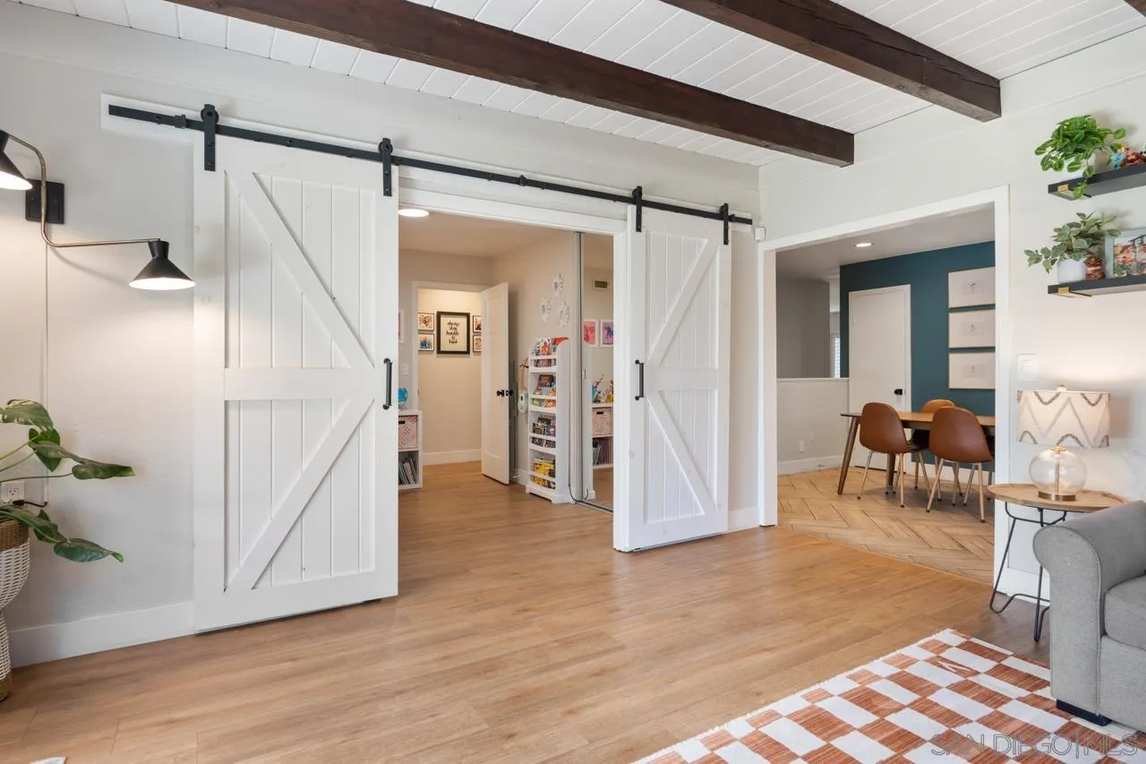 https://cdn.realtyfeed.com/cdn/127/250040396/dcb2688ac1bfcbc58f02090871ec0904.webp