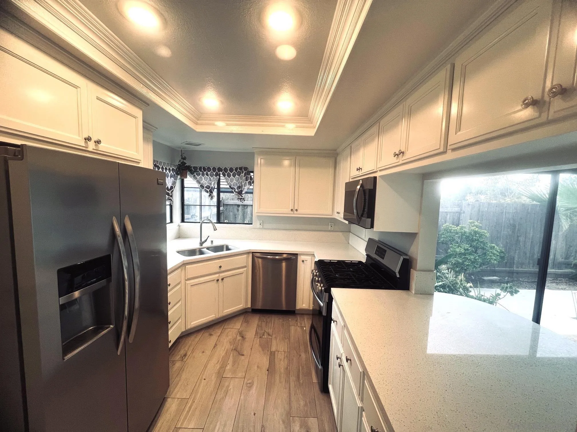 https://cdn.realtyfeed.com/cdn/127/250040399/df511647de6c44e21913b15d3c3b5669.webp
