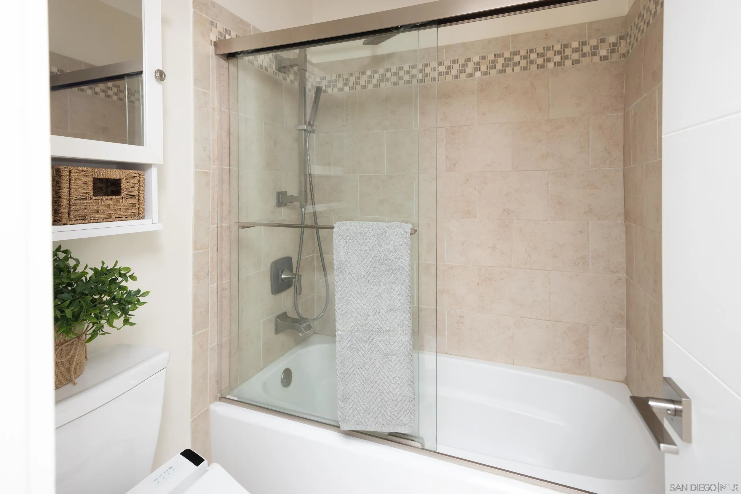 https://cdn.realtyfeed.com/cdn/127/250040405/261937d4a07d259d82e03b2d0e83be2c.webp