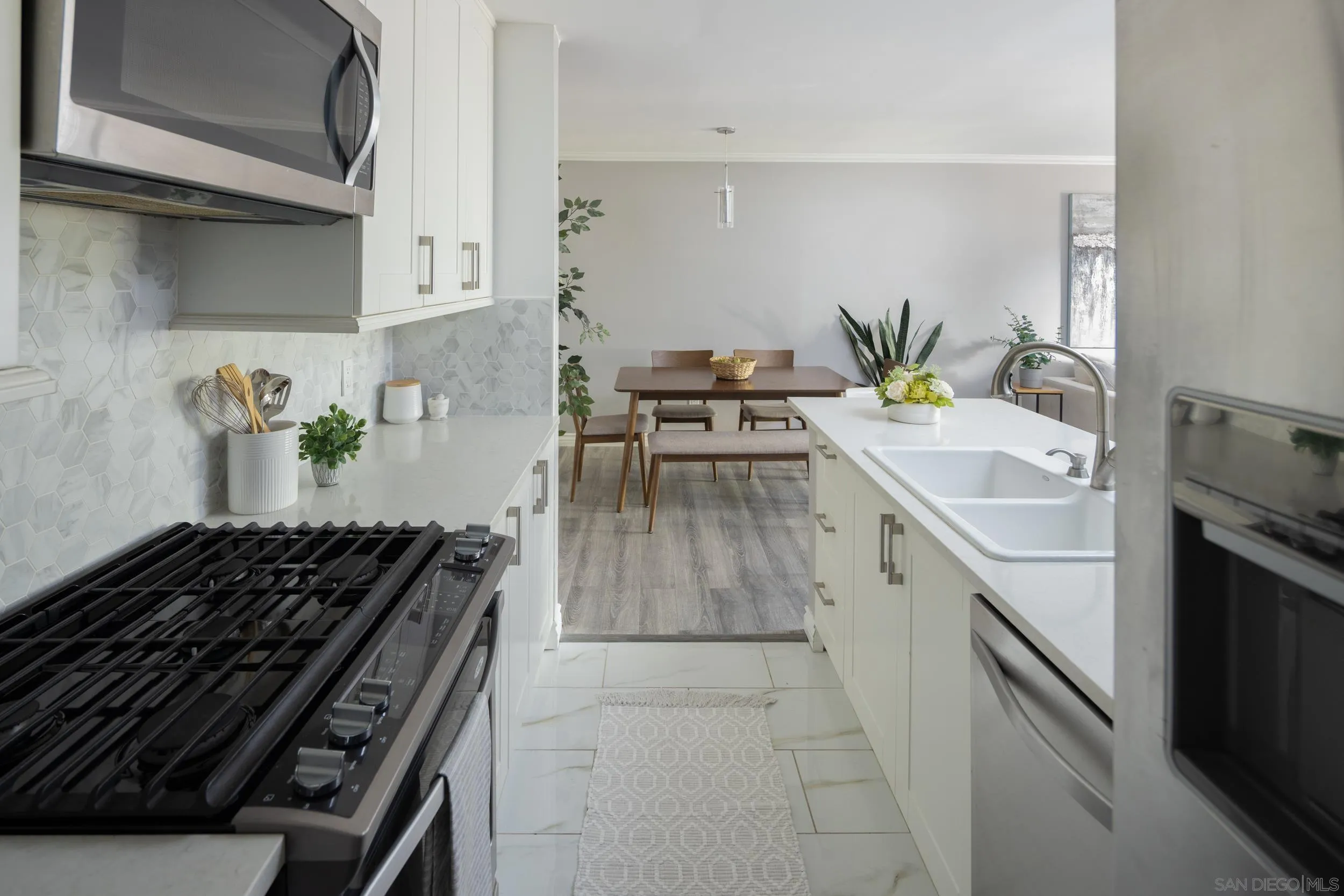 https://cdn.realtyfeed.com/cdn/127/250040405/dd09675f6023b029193f4ae8e3552cac.webp