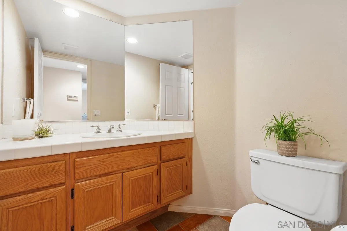 https://cdn.realtyfeed.com/cdn/127/250040410/521666a4fee300295760cec22bd12a81.webp
