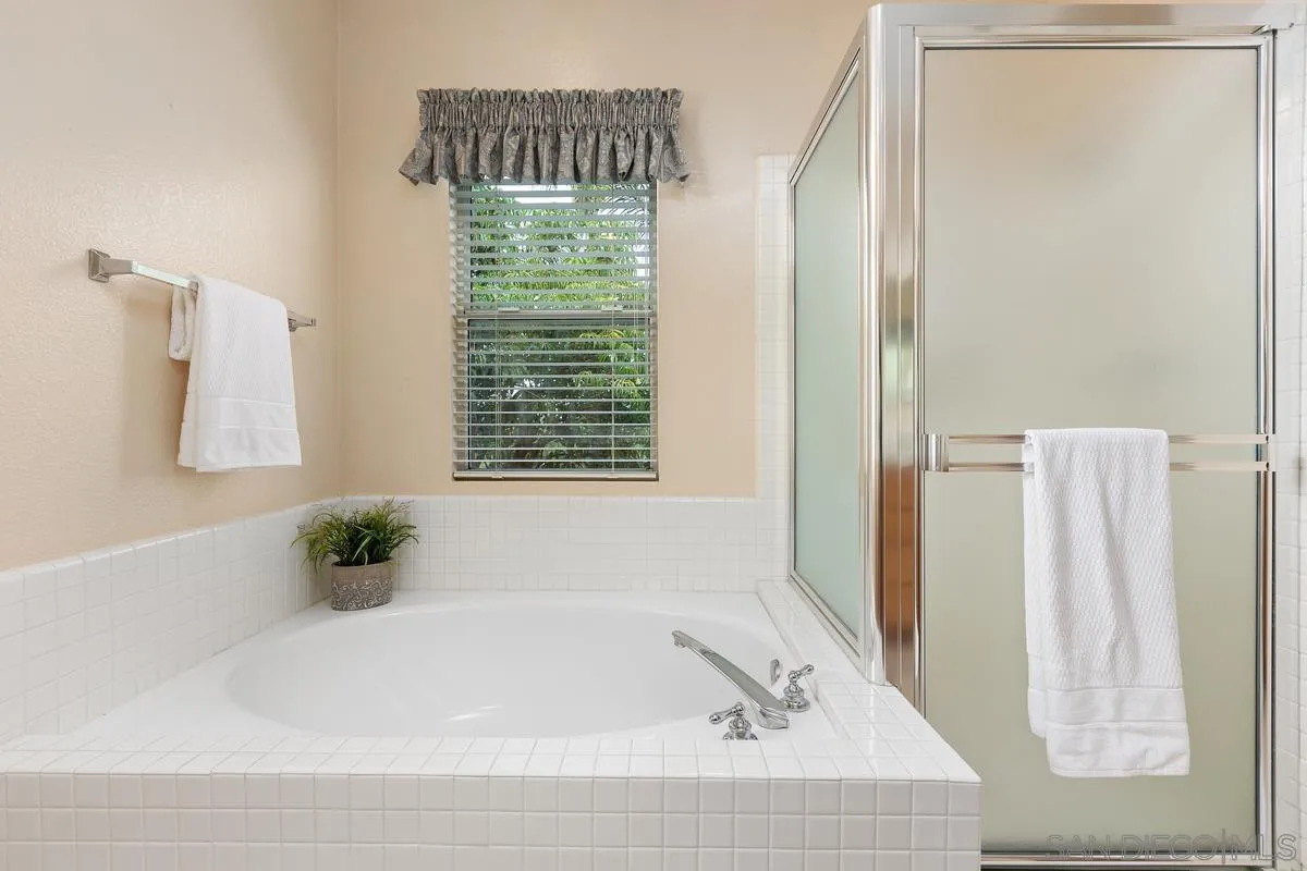 https://cdn.realtyfeed.com/cdn/127/250040410/5327923e78ce8ee8d17801e226903879.webp