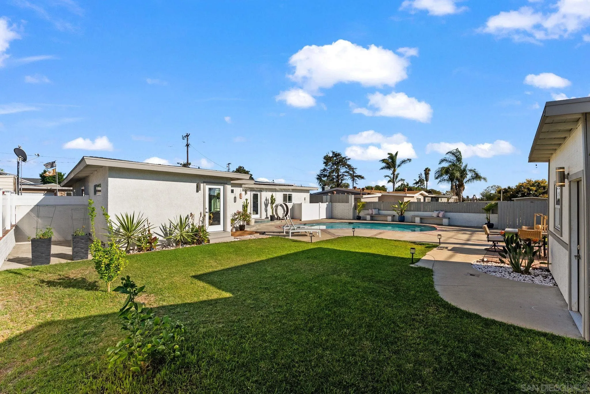 https://cdn.realtyfeed.com/cdn/127/250040416/21593f8380f3067134103f79c01242b9.webp