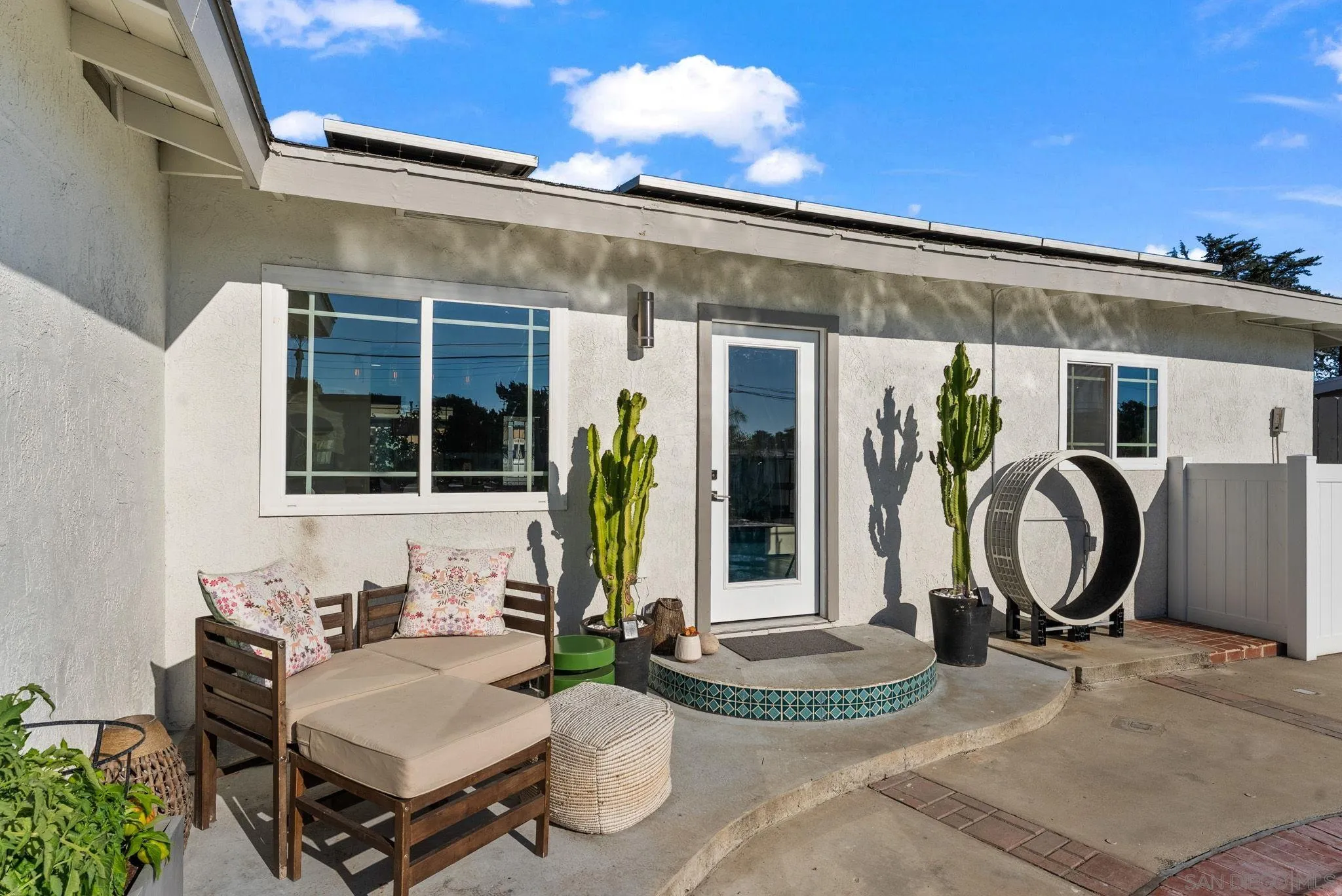https://cdn.realtyfeed.com/cdn/127/250040416/30ddb2553247ca093e332dd1bcc6df22.webp