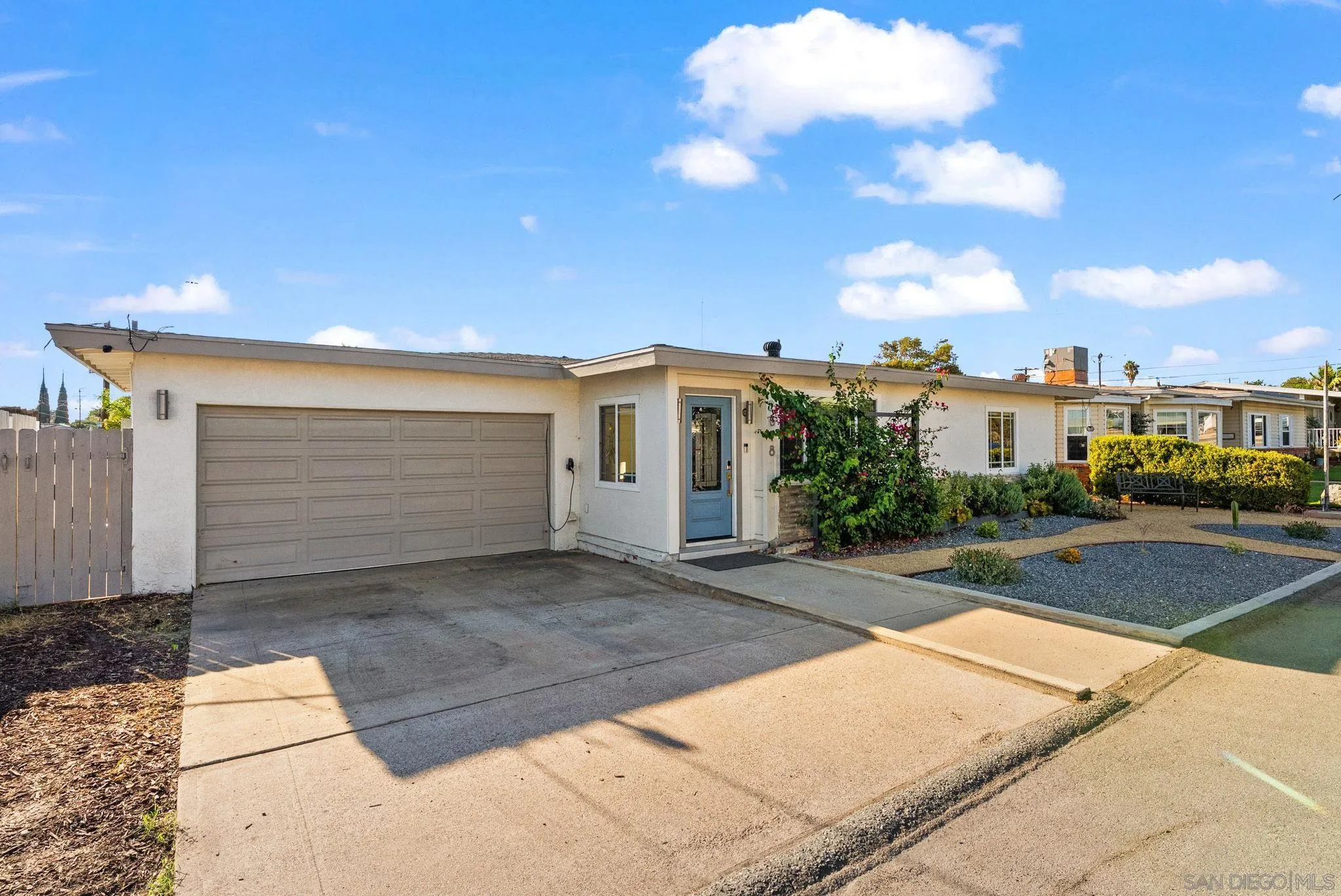 https://cdn.realtyfeed.com/cdn/127/250040416/8d37d87af54f81fc33bdf1d3013cae10.webp