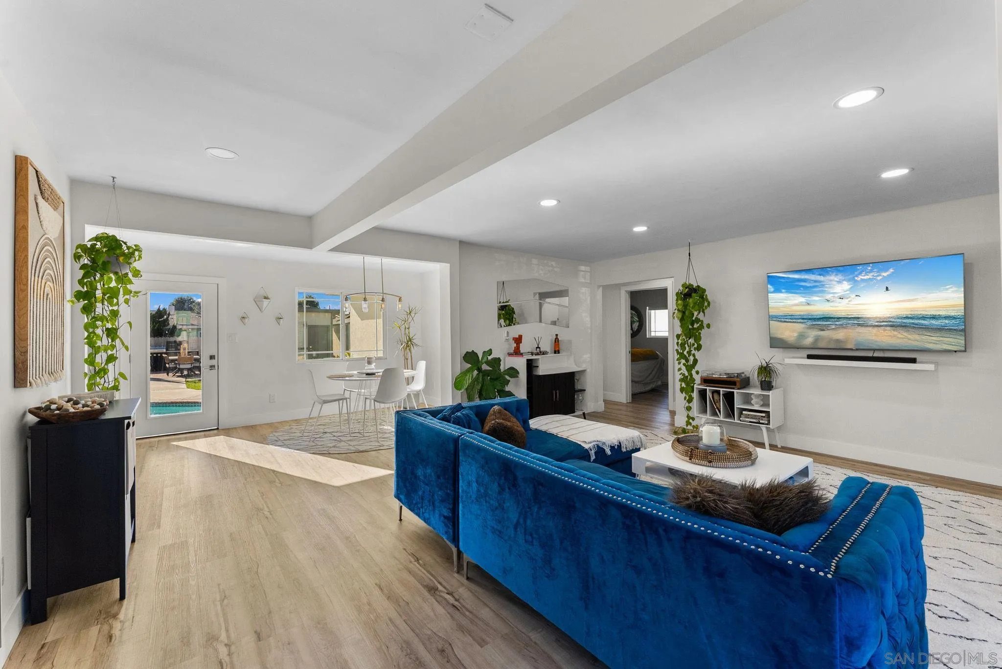 https://cdn.realtyfeed.com/cdn/127/250040416/9c3af0ccc8a7c889a2fdcc5f42f11309.webp
