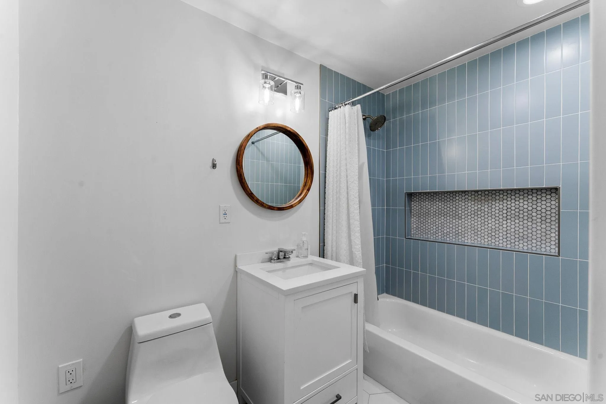 https://cdn.realtyfeed.com/cdn/127/250040416/c96962c87d135cf6434307e3efa9a49c.webp