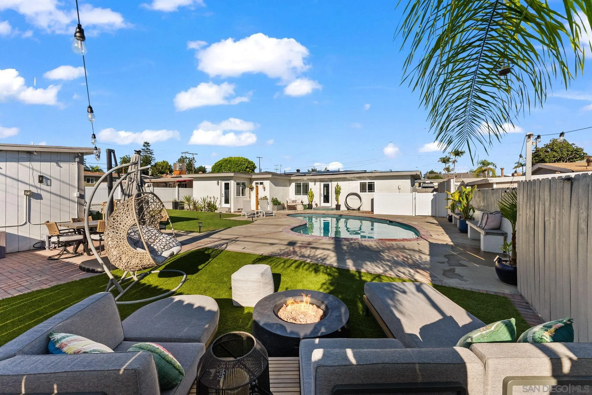 https://cdn.realtyfeed.com/cdn/127/250040416/d16b64ee1c6400f168170dbcf0240d92.webp