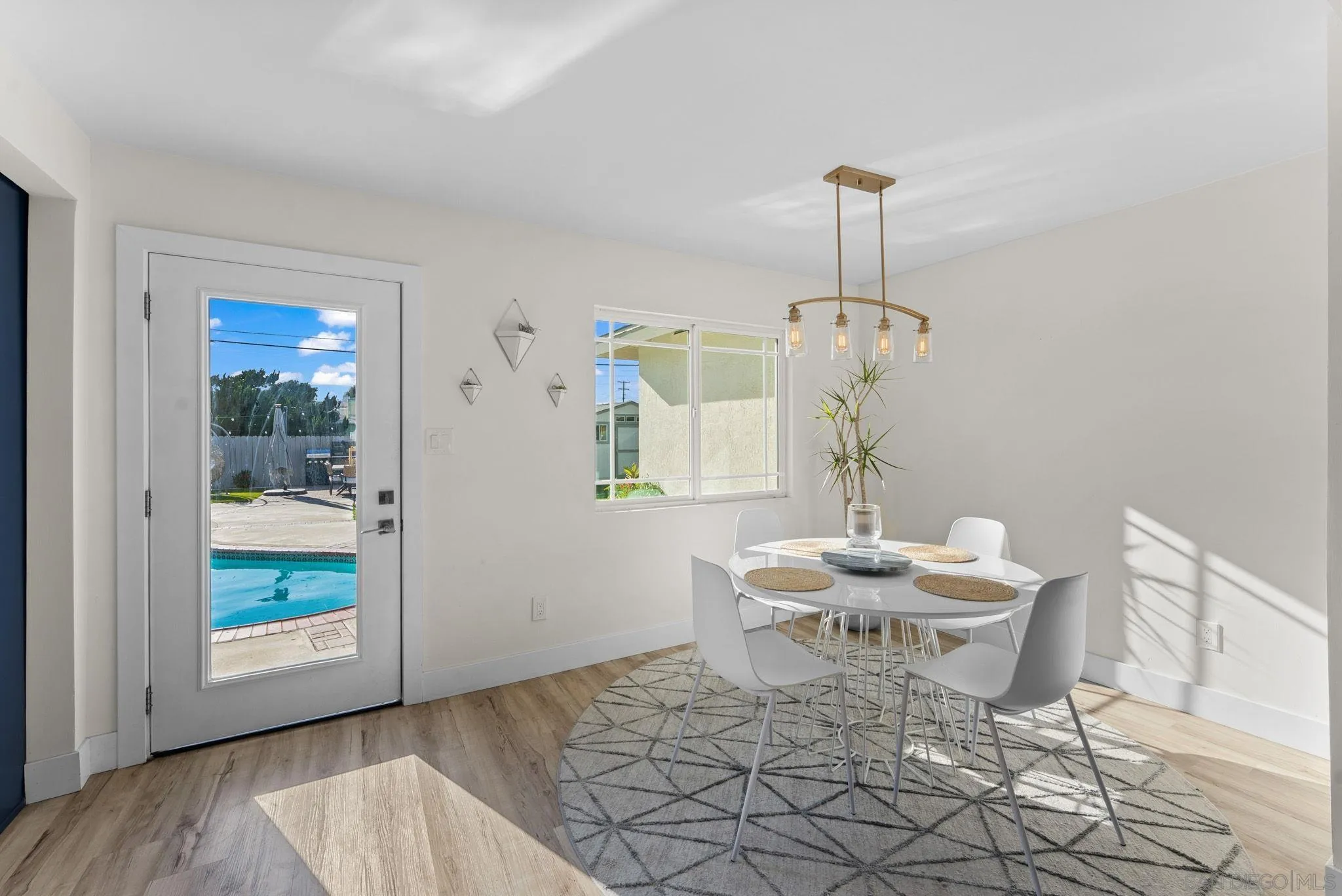 https://cdn.realtyfeed.com/cdn/127/250040416/d8dab518f11b70a3c0e6e25867292074.webp