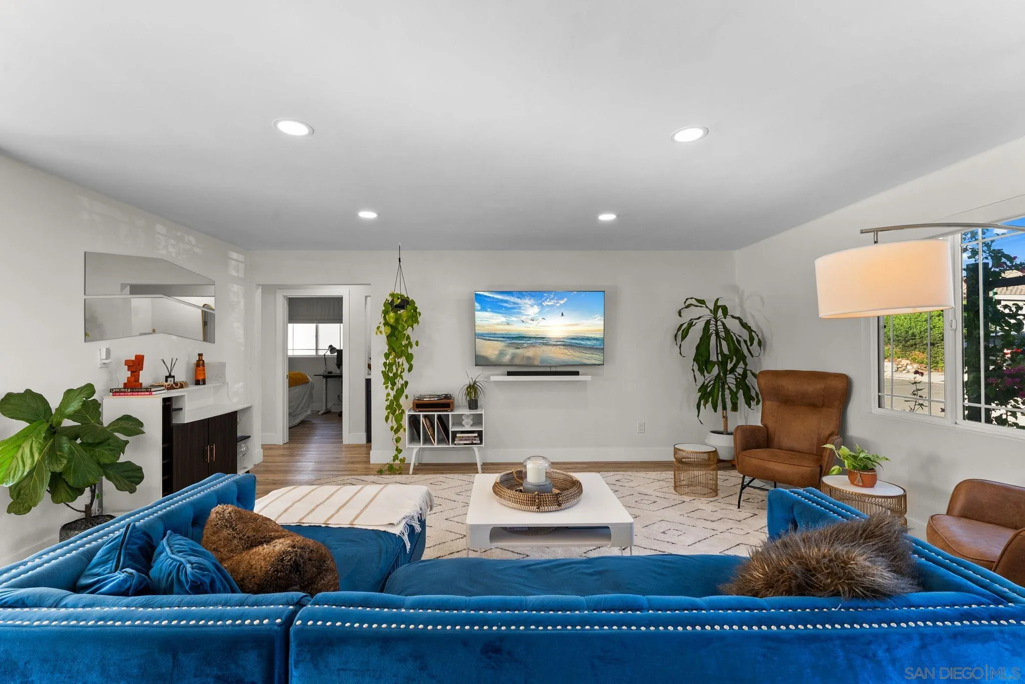 https://cdn.realtyfeed.com/cdn/127/250040416/eaf14fac3be421f3ef2a927babd563e1.webp